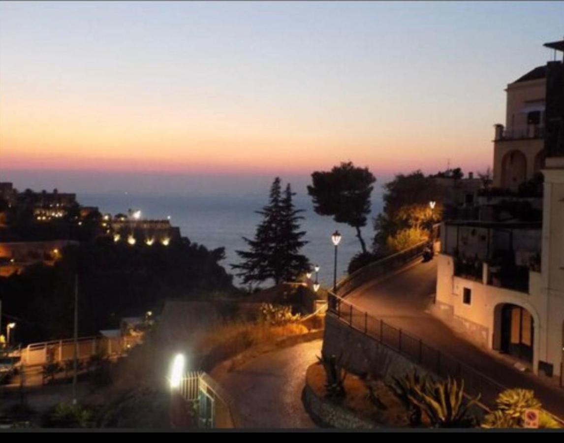 Vittoria Luxury Suite Vico Equense Exterior foto